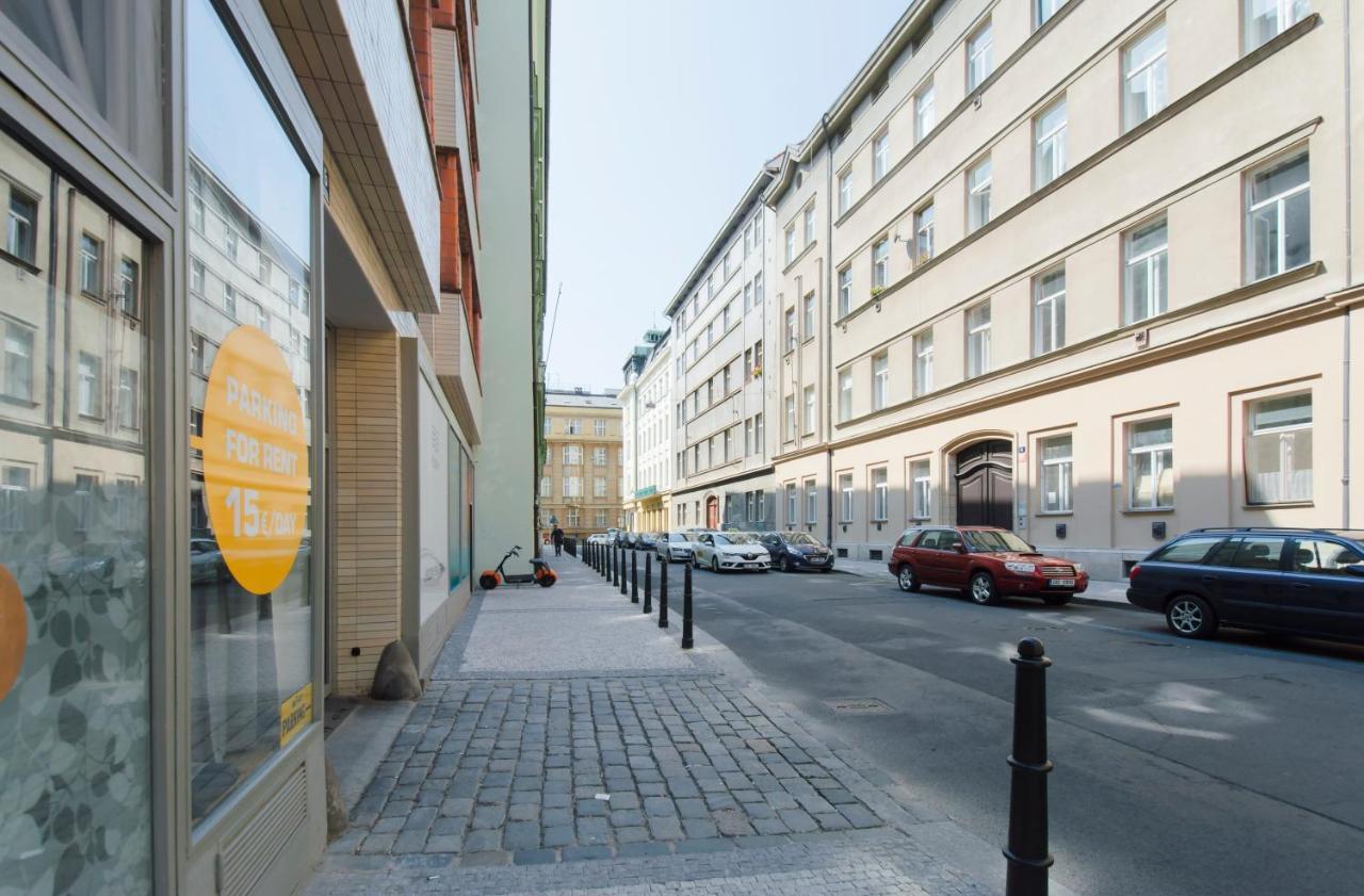 U Pujcovny 6 Apartament *